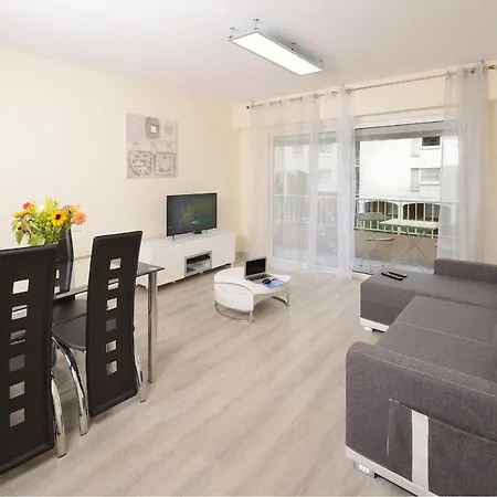 2 Centre De Congres Апартаменты *